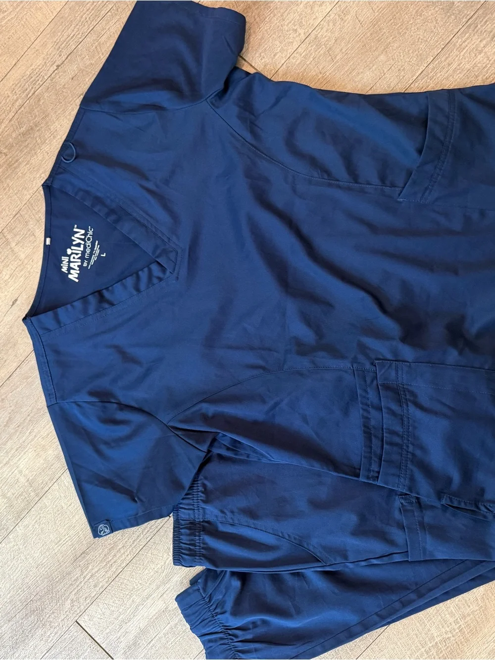 Women’s V-Neck Scrub Set - Navy